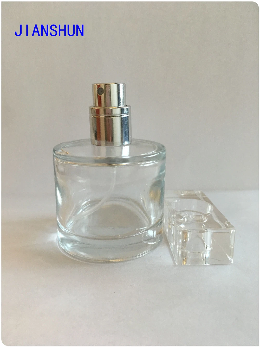 50ml 100ml Short and Fat Cylindrical Cosmetic Highly-White Glass Perfume Bottle