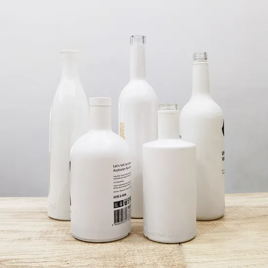 Hot Sale 700ml Spirit Gin Whisky Vodka Brandy Xo Liquor Clear Glass Bottle with Corks 